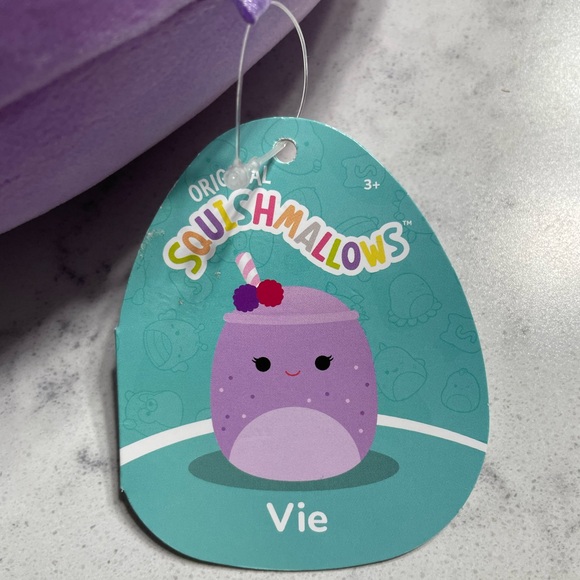 Vie Squishmallow 8” + clip one - Picture 3 of 3